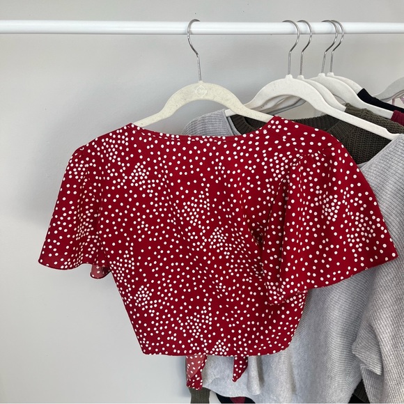 🩷SHEIN SHORT SLEEVE RED WHITE V NECK TIE KNOT CROP TOP SIZE SMALL TRENDING - Picture 13 of 13